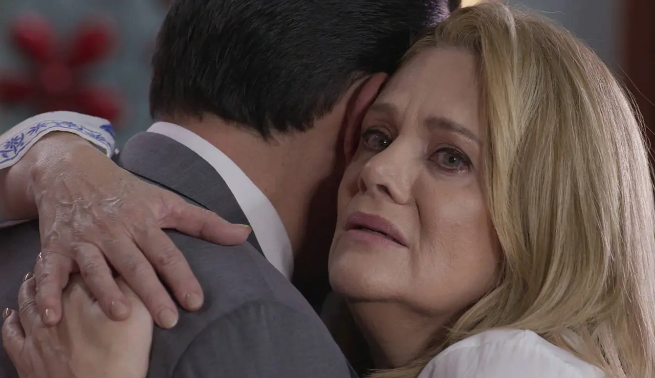 Estela regresa a casa y finge no recordar nada: ¿qué está tramando?