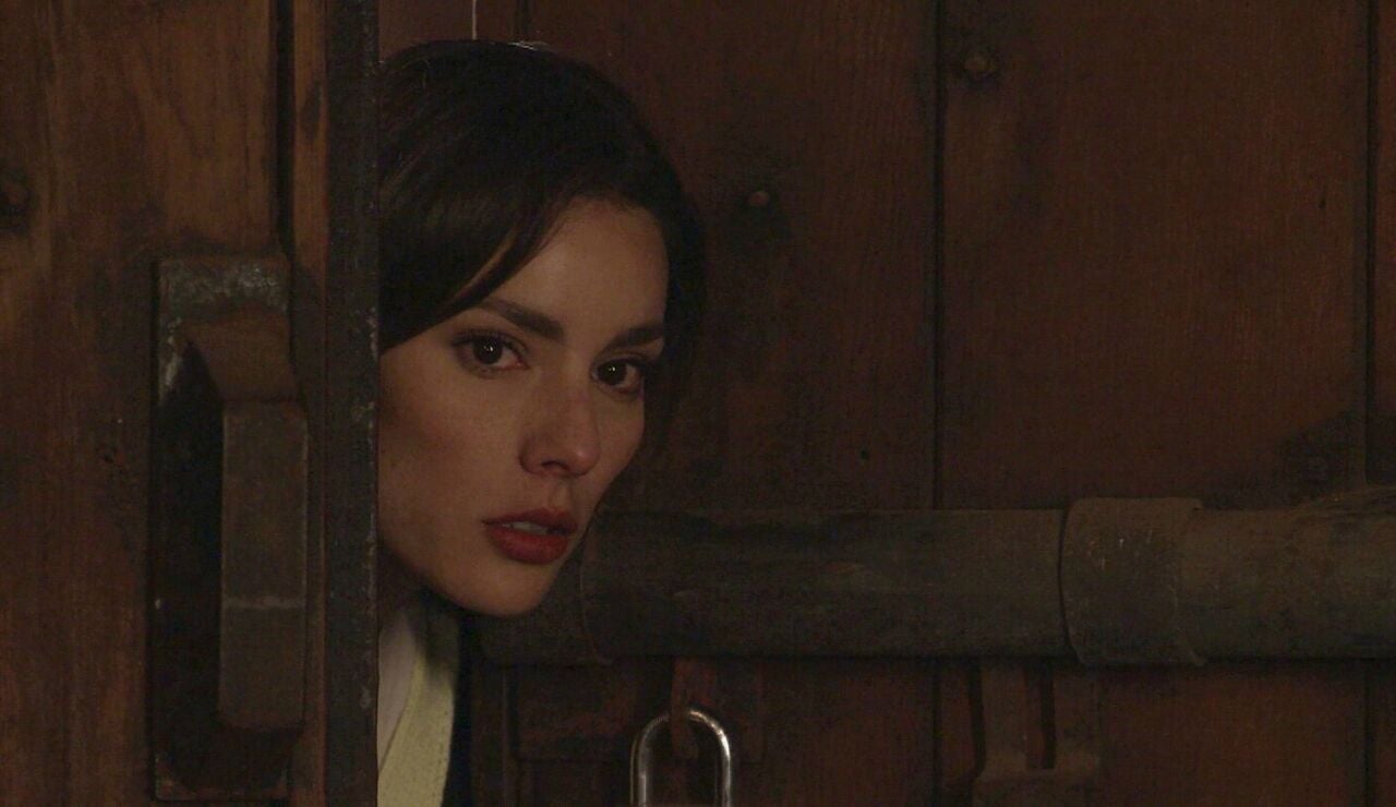 Elsa descubre el secreto de Nora: su relaci&oacute;n prohibida con el marido de su madre Clemencia