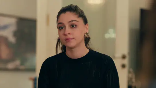 Leyla se sincera con Tufan y su familia Leyla se sincera con Tufan y su familia