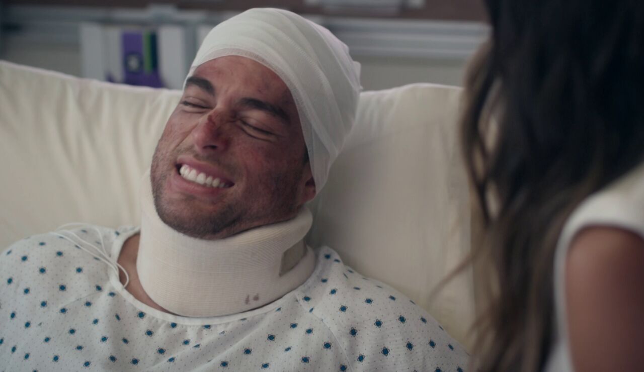 Carlos se queda en silla de ruedas