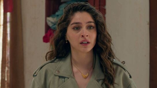 Leyla comunica a Nur y Mali que Civan se muere