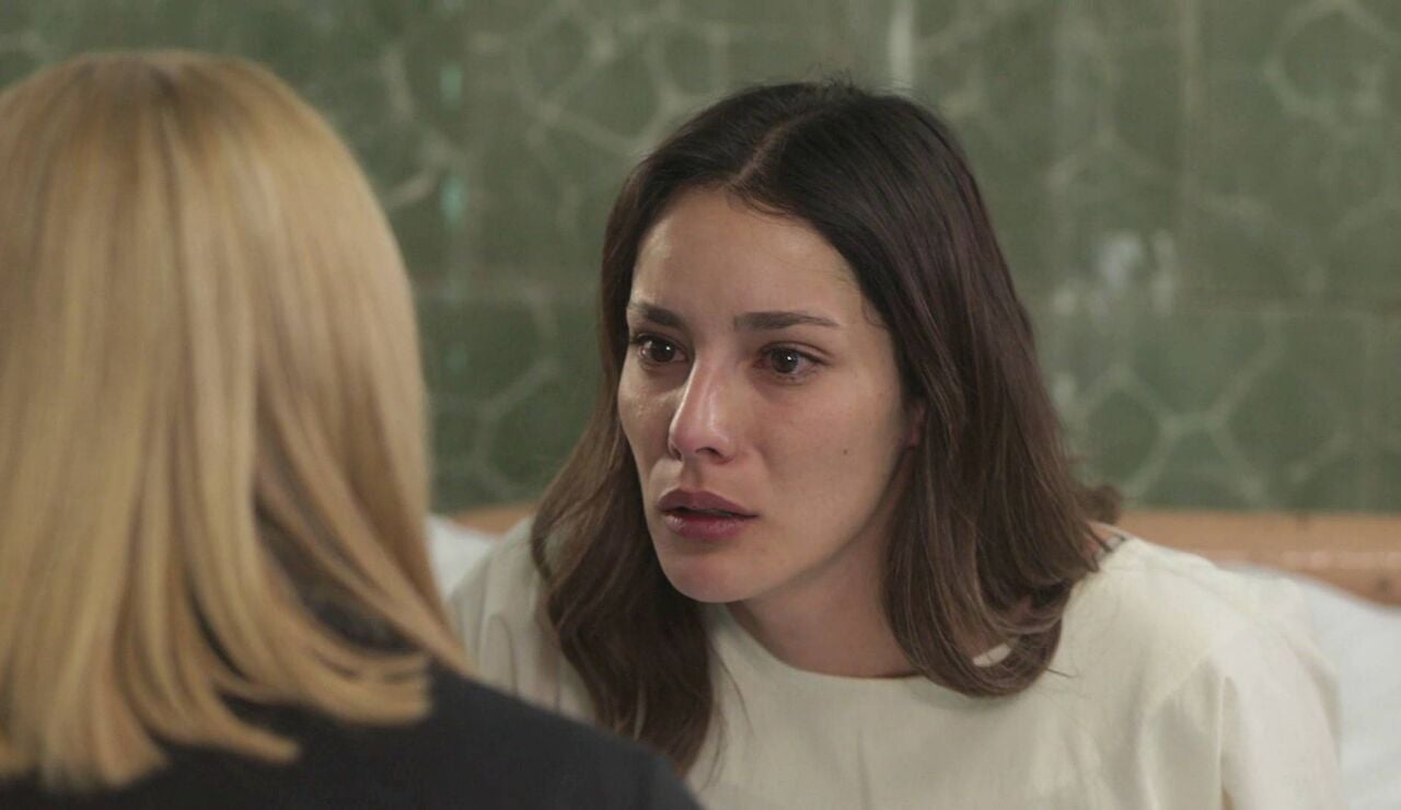 Armando enga&ntilde;a a todos: entrega a la hija de Elsa a otra familia y le hace creer que ha muerto