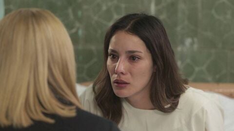 Armando enga&ntilde;a a todos: entrega a la hija de Elsa a otra familia y le hace creer que ha muerto