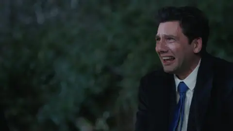 ¡Kadir mata a Metin! ¡Kadir mata a Metin!