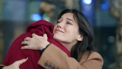 Secretos de familia - Mercan llama mamá a Ceylin por primera vez Secretos de familia - Mercan llama mamá a Ceylin por primera vez