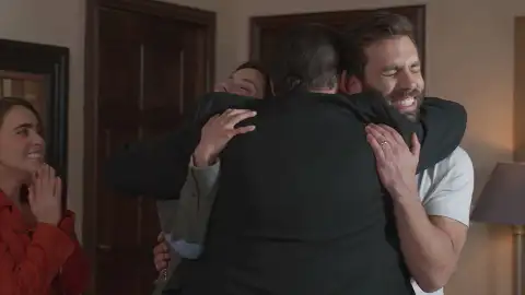 La familia de Horacio felicita a los novios por su reciente boda La familia de Horacio felicita a los novios por su reciente boda