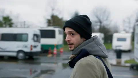 Ceylin busca a Çinar sin éxito Ceylin busca a Çinar sin éxito