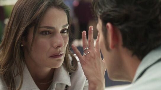 Andr&eacute;s intenta reconquistar a Elsa tras salir de prisi&oacute;n, pero ella se ha casado con Horacio 