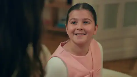 Ipek tiene que aprobar el matrimonio entre Fidan y Kürsat Ipek tiene que aprobar el matrimonio entre Fidan y Kürsat