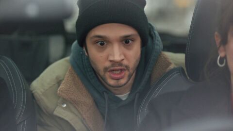 Çinar quiere entregarse pero Yekta le dice que no, por proteger a Ceylin