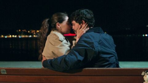 Civan recupera la memoria y se despide de su familia y de Leyla al saber que le queda poco tiempo de vida