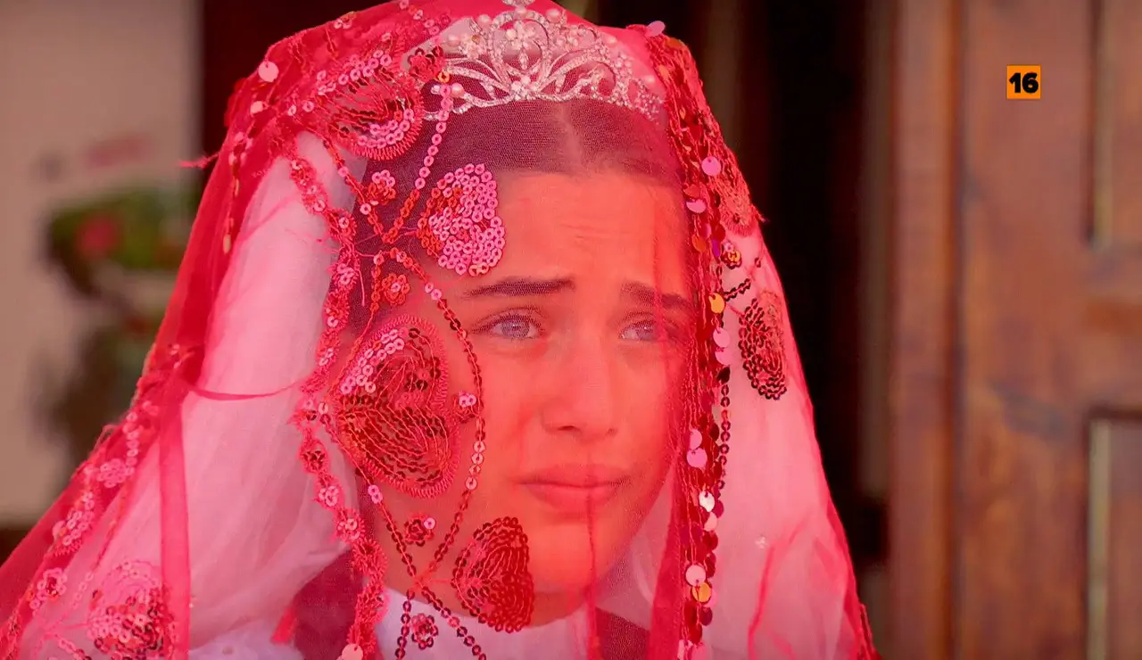 Esposa Joven regresa a Nova con una historia marcada por las tradiciones ancestrales turcas y el matrimonio