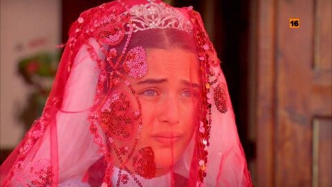 Esposa Joven regresa a Nova con una historia marcada por las tradiciones ancestrales turcas y el matrimonio