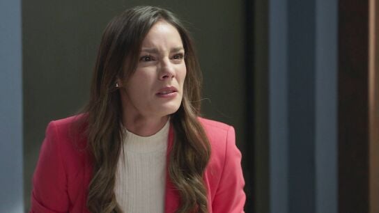 Elsa descubre que su hija Eva sigue viva y acusa a su padre Armando de arrebat&aacute;rsela al nacer