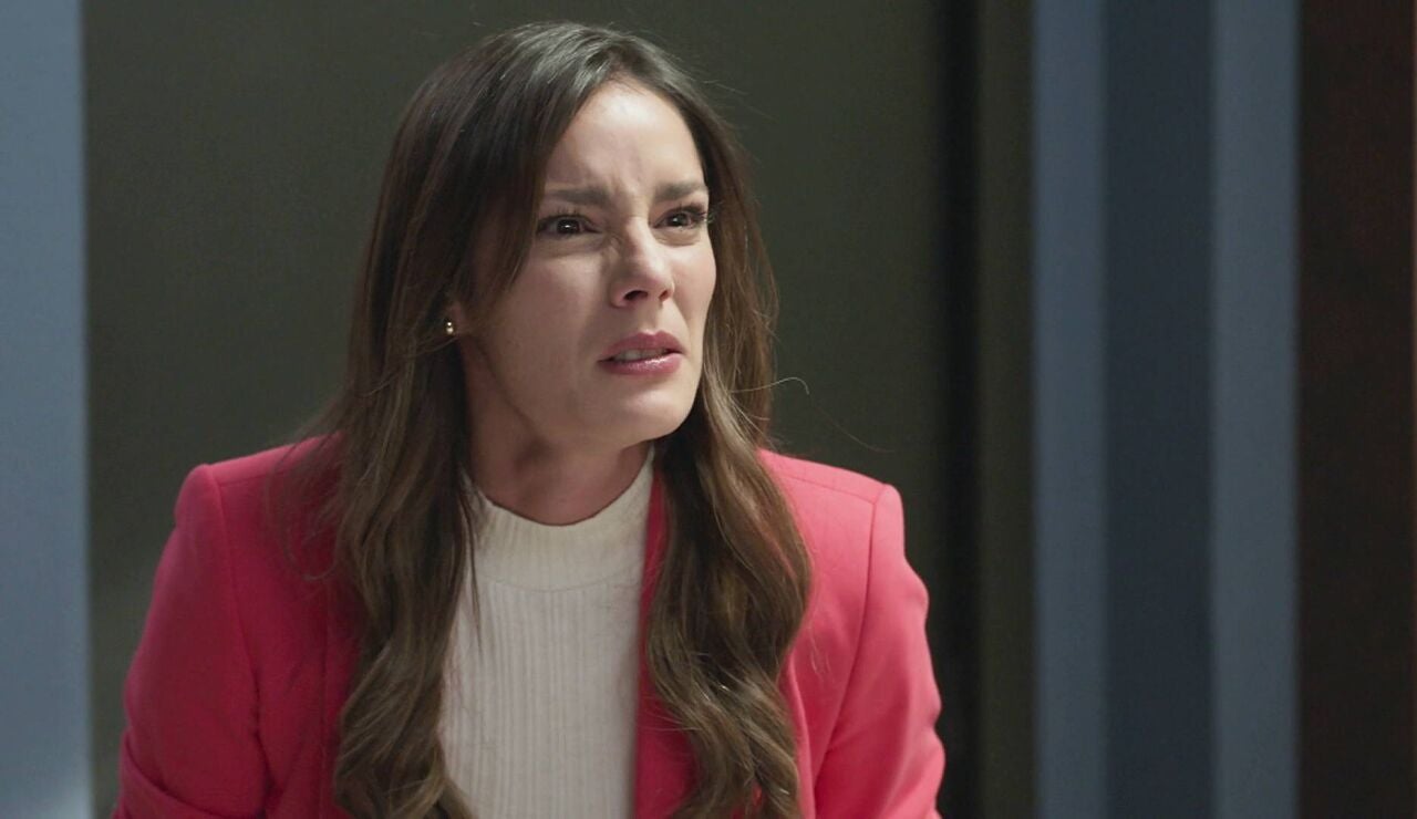 Elsa descubre que su hija Eva sigue viva y acusa a su padre Armando de arrebat&aacute;rsela al nacer