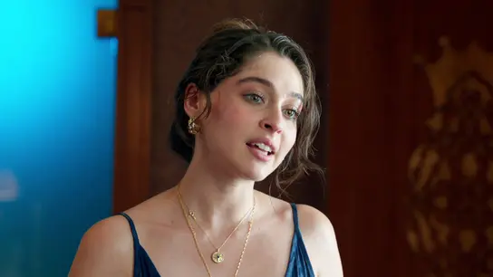 Leyla no se anda con rodeos y le dice a Vedat lo que Eren piensa del derrumbe de su edificio Leyla no se anda con rodeos y le dice a Vedat lo que Eren piensa del derrumbe de su edificio