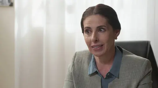 Guillermina intenta ganarse a Nora Guillermina intenta ganarse a Nora