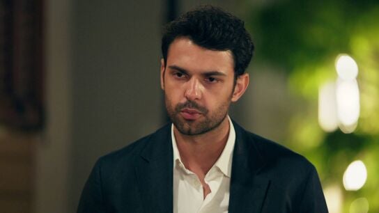 Eren confiesa a los Köroğlu que el derrumbe el edificio fue provocado 