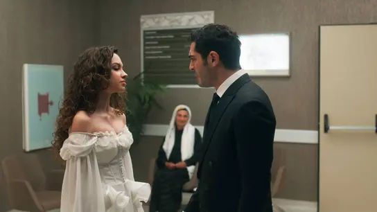 Canfeza se muestra dura con Mahir: "Me iré con Selim y tú no volverás a aparecer en mi vida" Canfeza se muestra dura con Mahir: "Me iré con Selim y tú no volverás a aparecer en mi vida"
