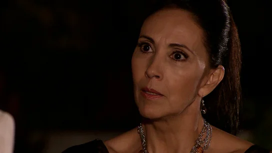 Alfonsina cree que Estefanía y Rosendo son amantes Alfonsina cree que Estefanía y Rosendo son amantes