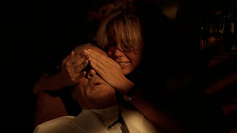 Carmina confunde al padre Lupe con Rosendo