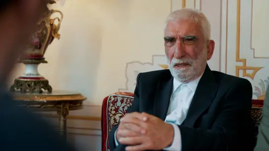 Las amenazas del abuelo de Sila a Mahir: "Si no organizas tu boda con mi nieta, prepara tu funeral" Las amenazas del abuelo de Sila a Mahir: "Si no organizas tu boda con mi nieta, prepara tu funeral"