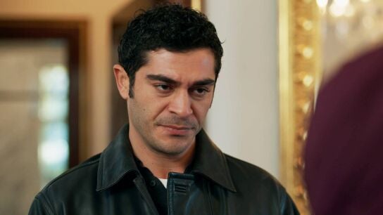 Mahir se enfrenta a su abuela Asef para defender a Canfeza tras su inesperada boda