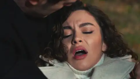Canfeza se juega la vida por Mahir y le demuestra hasta dónde es capaz de llegar por amor Canfeza se juega la vida por Mahir y le demuestra hasta dónde es capaz de llegar por amor
