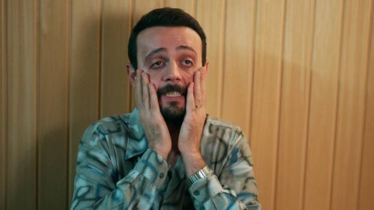 Ferman teme que su familia descubra que Efsane está embarazada y él es el padre 