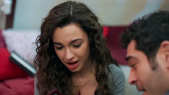 Mahir sorprende a Canfeza con otro regalo Mahir sorprende a Canfeza con otro regalo
