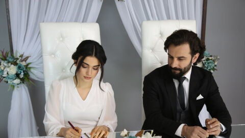 Reyhan y Emir se dan el 'sí, quiero'