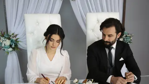 Reyhan y Emir se dan el 'sí, quiero' Reyhan y Emir se dan el 'sí, quiero'