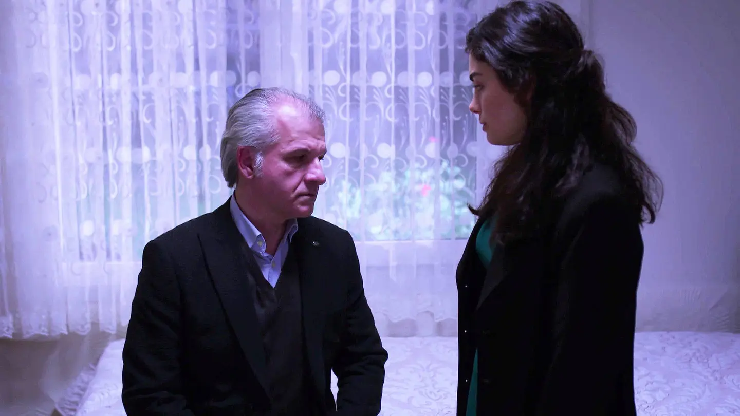 Reyhan cumple el último deseo de su tío: "Me casaré con Emir" Reyhan cumple el último deseo de su tío: "Me casaré con Emir"