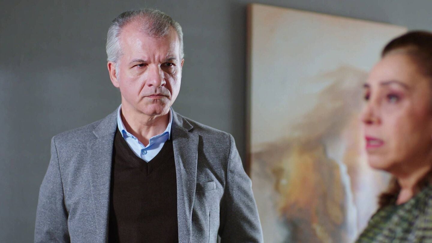 Hikmet le pide a Cavidan que sea sincera: "¿Golpeaste a Reyhan?"