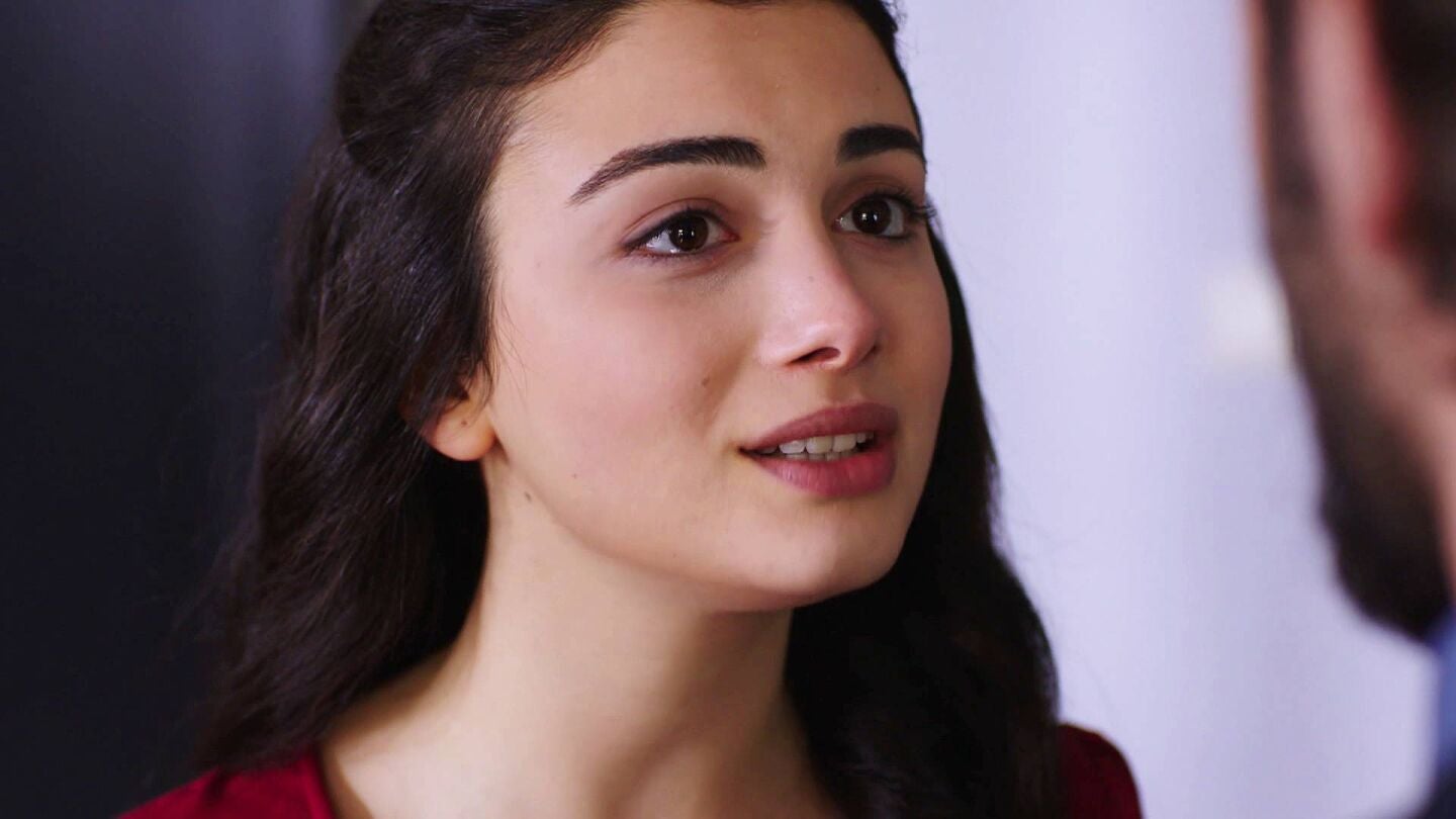 Reyhan es muy clara con Emir: "Esta mansión es una cárcel para mí"