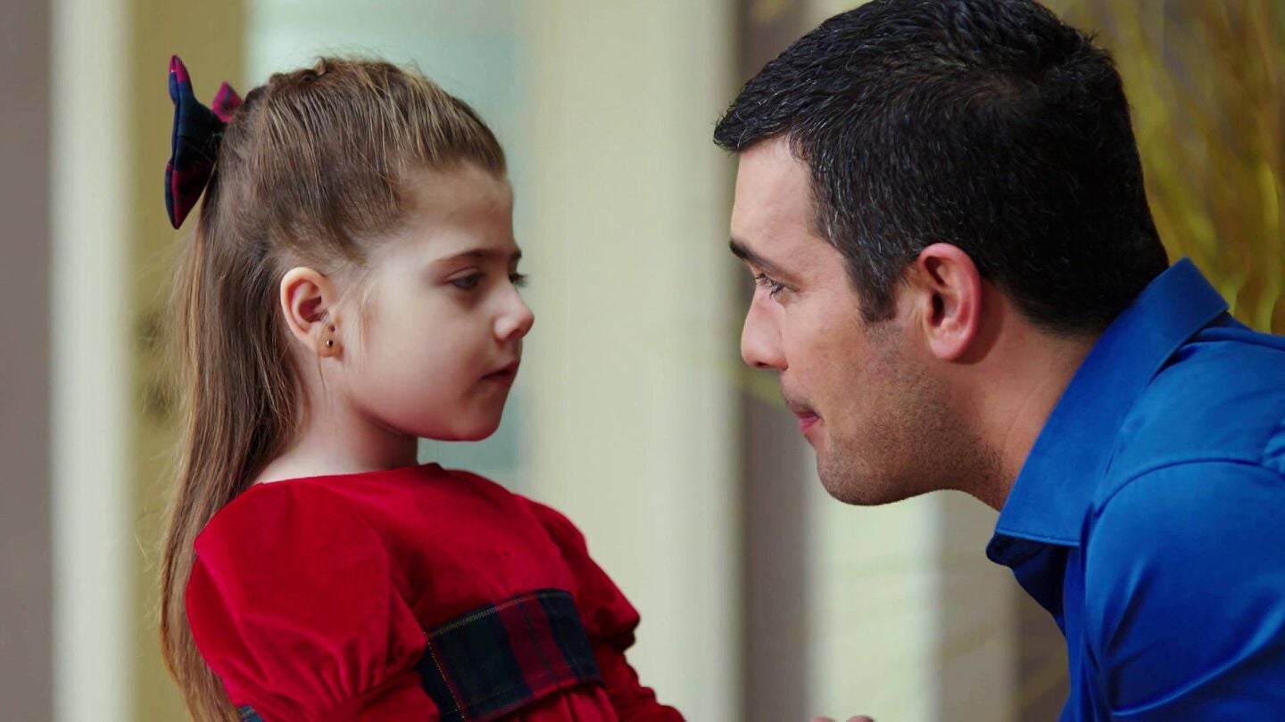 Masal le pide a su padre que no despida a Leyla