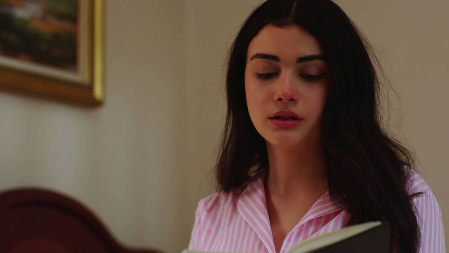 La nostalgia de Reyhan al leer su diario