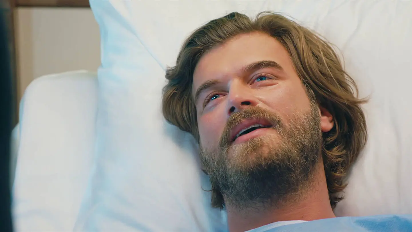 Cesur rompe su silencio y revela a Sühan que Tahsin acabó con la vida de su padre Hasan Cesur rompe su silencio y revela a Sühan que Tahsin acabó con la vida de su padre Hasan